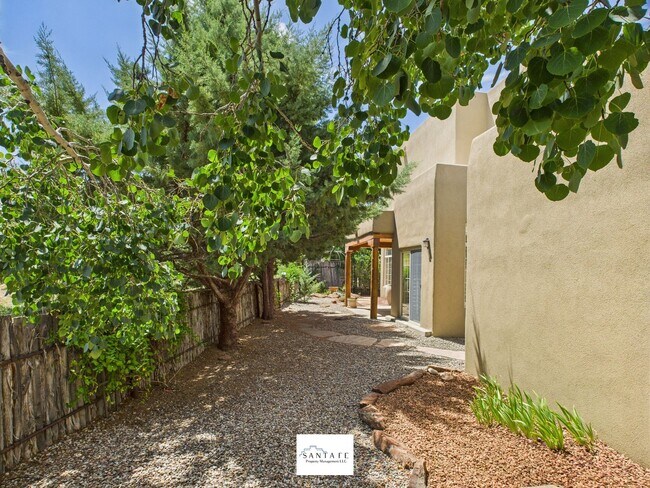 Building Photo - Two Story Home in Desirable Subdivision