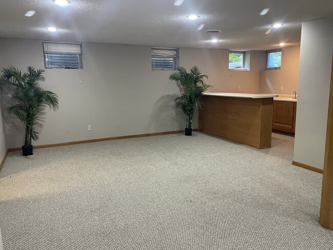 Building Photo - 2216 Orwell Ct