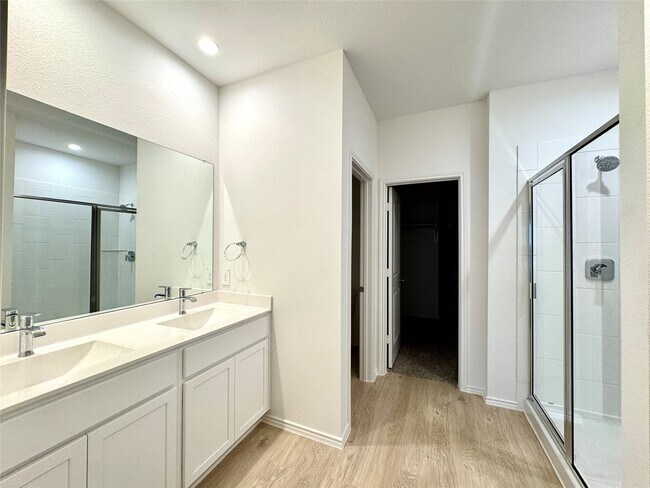 Building Photo - 1606 Cedar Pointe Ct