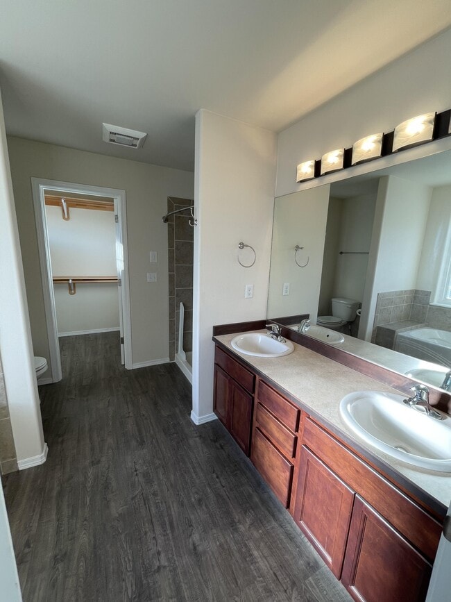 Building Photo - 844 N Back Eddy Cir