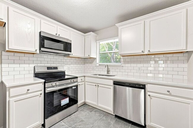 Building Photo - 2764 N Barcelona Ave