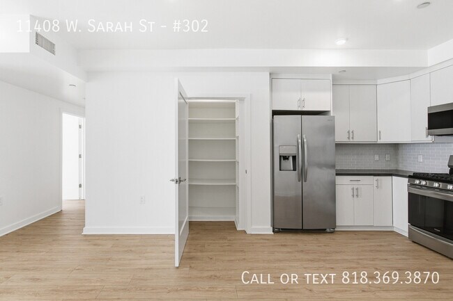 Building Photo - 11408 W Sarah St