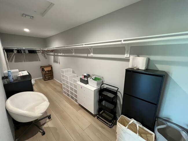 Building Photo - Beautifully Upgraded 5 Bed 4 Bath Orange Pool Home