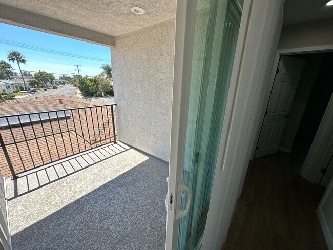Building Photo - Newer Build 4BD/2BA!