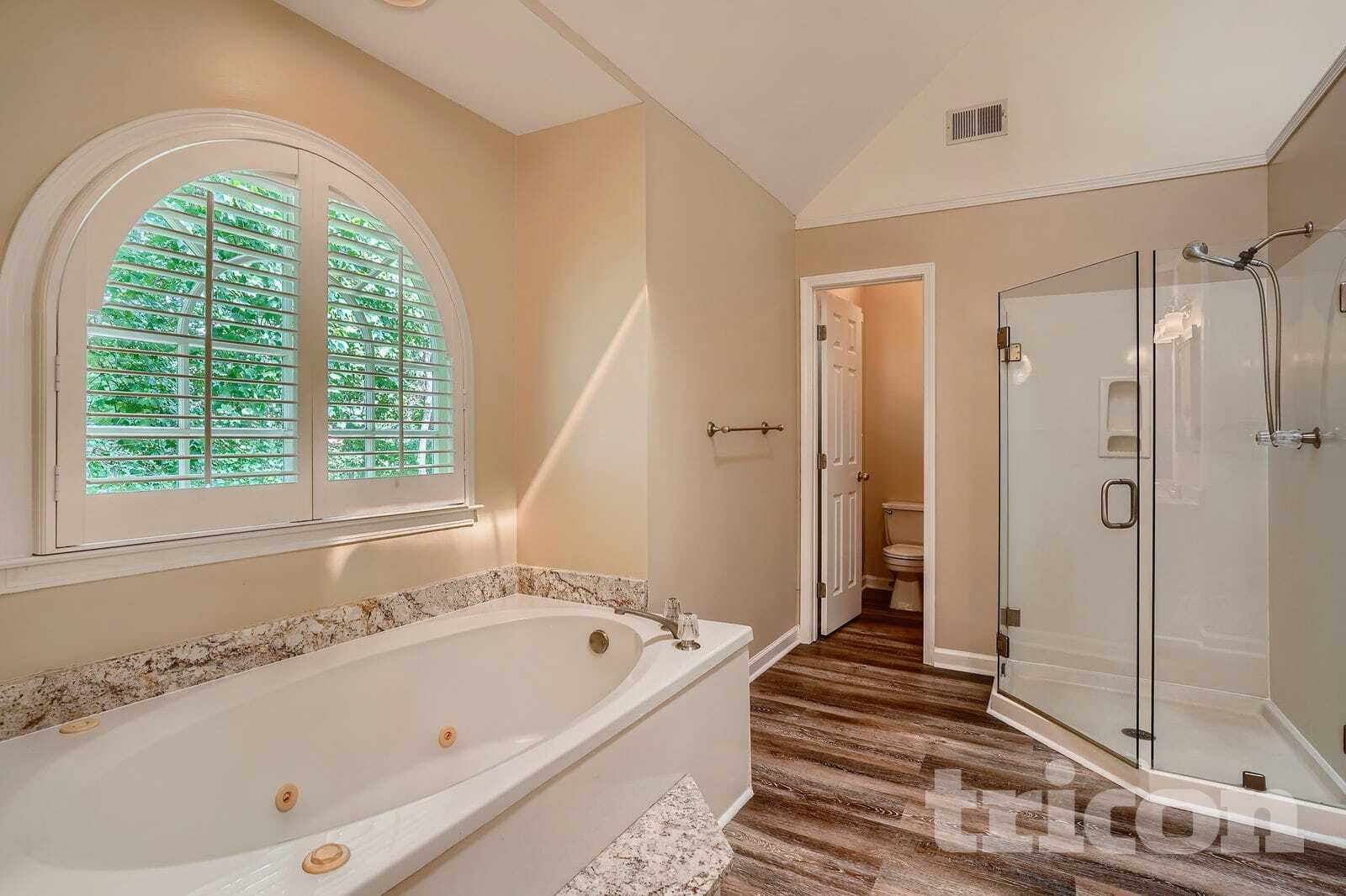 Building Photo - 2207 Lullwater Dr