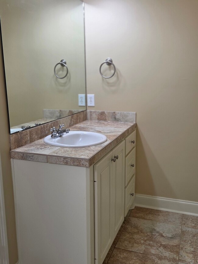 Building Photo - 462 Pinebrook Cir