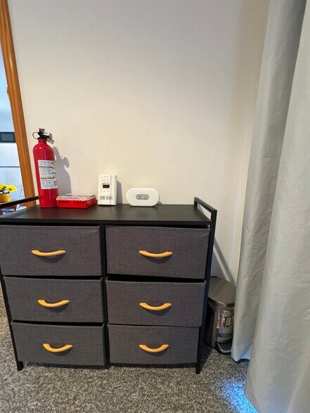 Building Photo - 7S485 Lynn Dr