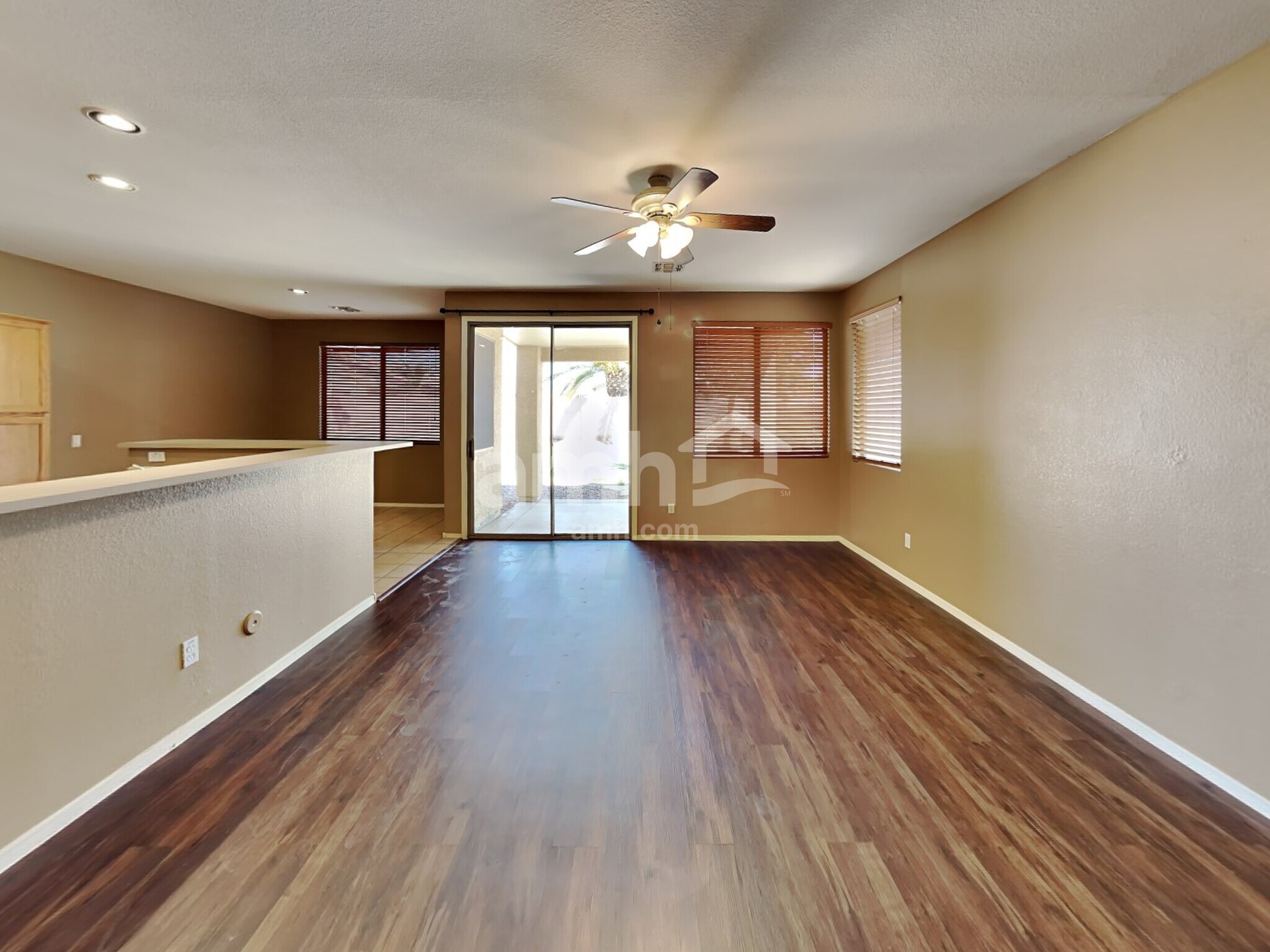 Building Photo - 2150 E Bellerive Pl