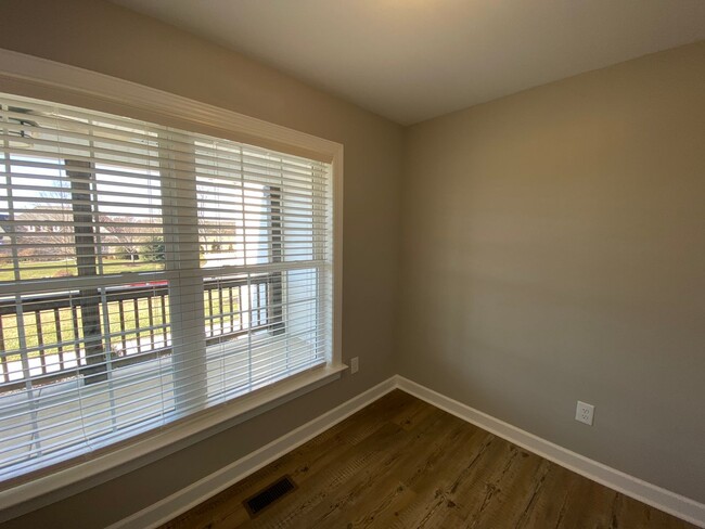 Building Photo - 189 Summerlyn Dr