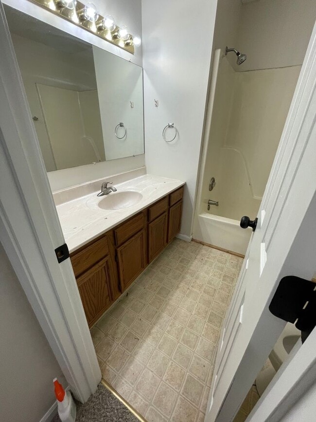 Building Photo - 3704-3706-3706 Pimlico Dr