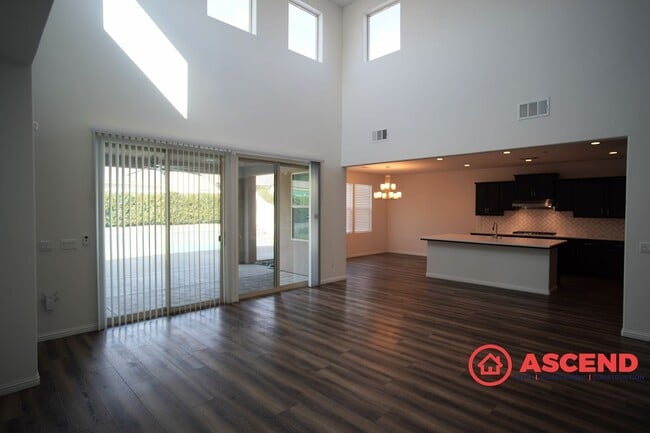 Building Photo - Beautiful 4-Bedroom Located In Highgate Community!