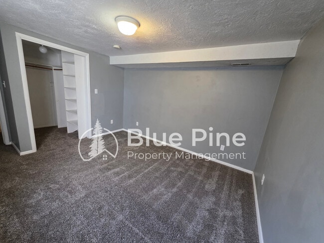 Building Photo - 328 11th St