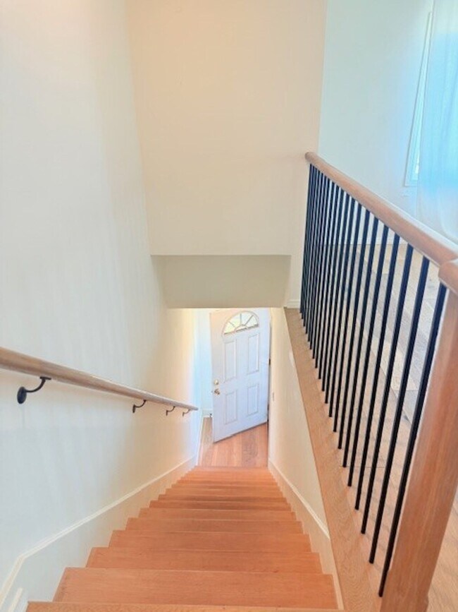 Building Photo - 1/2 OFF FIRST MONTH! BEAUTIFUL & SPACIOUS ...