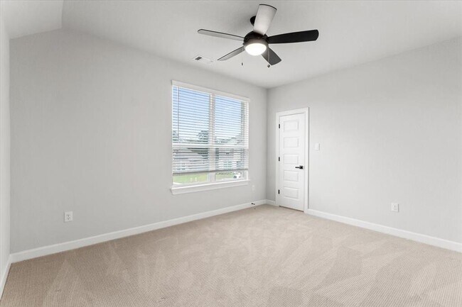Building Photo - 104 Hackberry Ln
