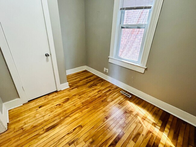 Building Photo - Section 8 Approved! - Great 3 Bedroom - 1 ...