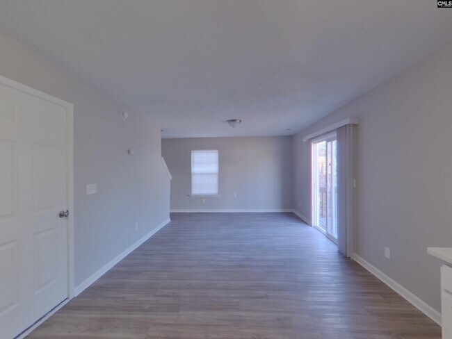 Building Photo - 136 Katrina Ct