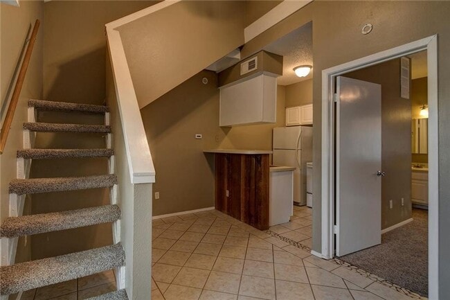 Primary Photo - 2x2 West Campus Loft!