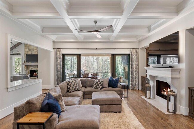 Building Photo - 5265 Peachtree Dunwoody Rd NE