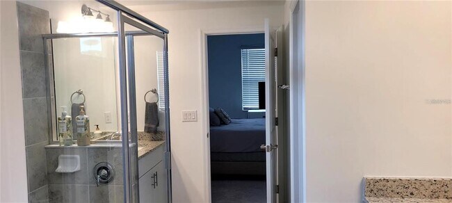 Building Photo - 2168 Gardenia Ave