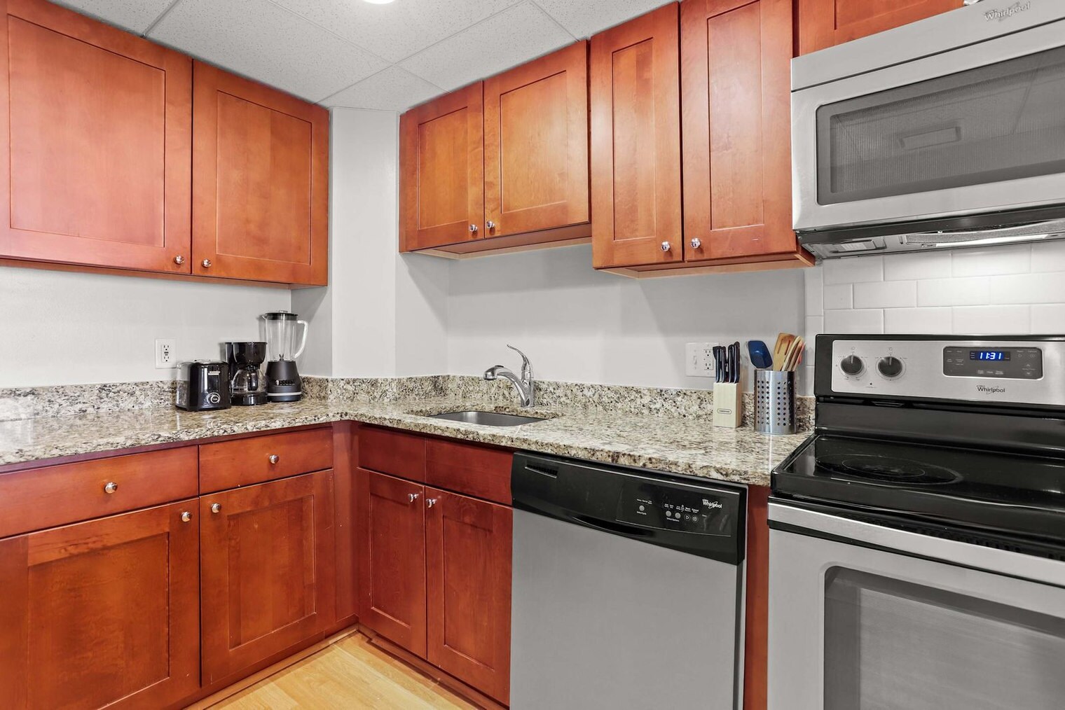 Building Photo - 401 12th St S