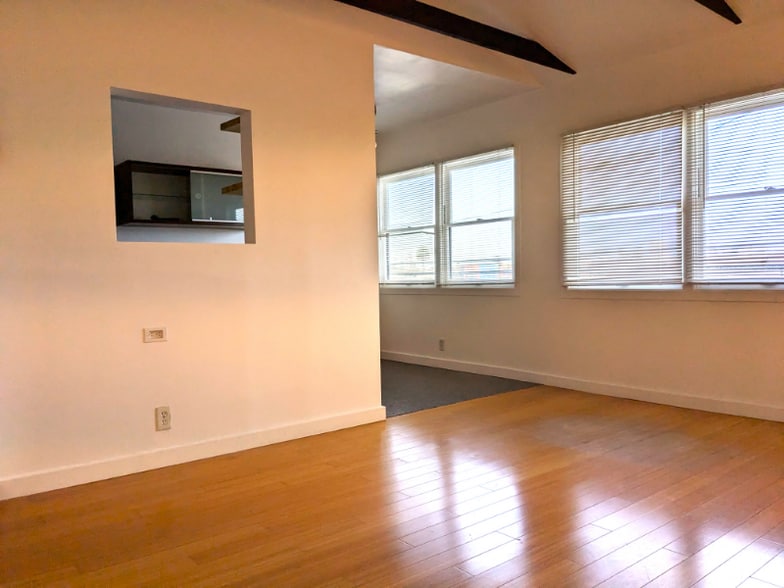 Building Photo - 254 3rd Ave