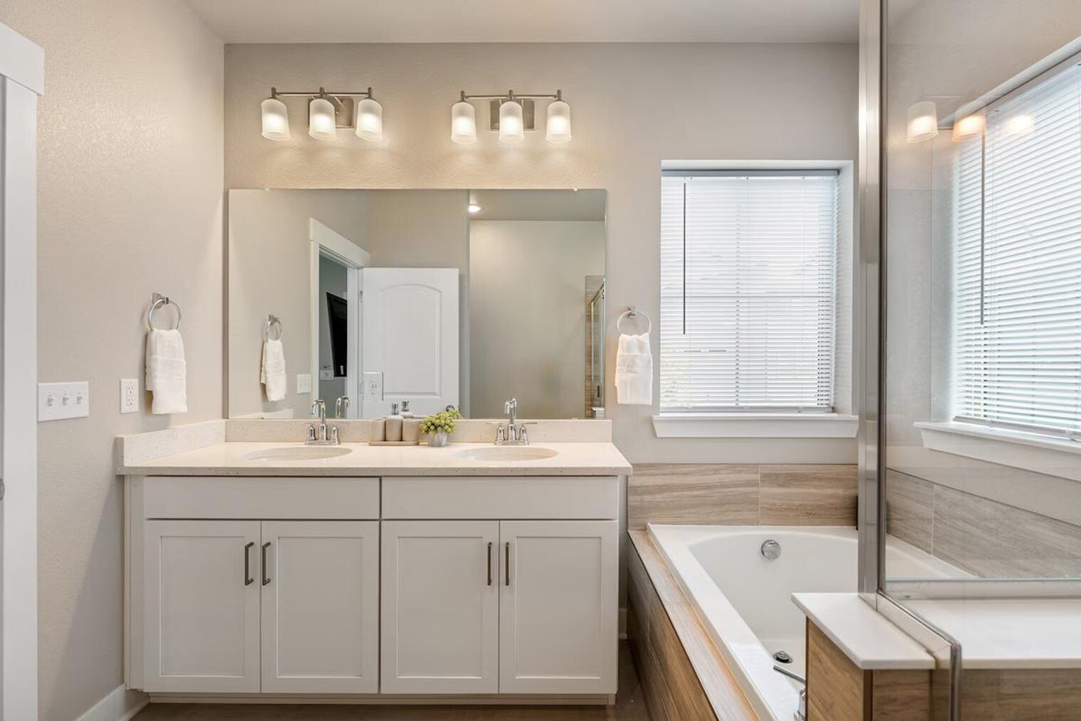 Building Photo - 9912 E 61st Ave