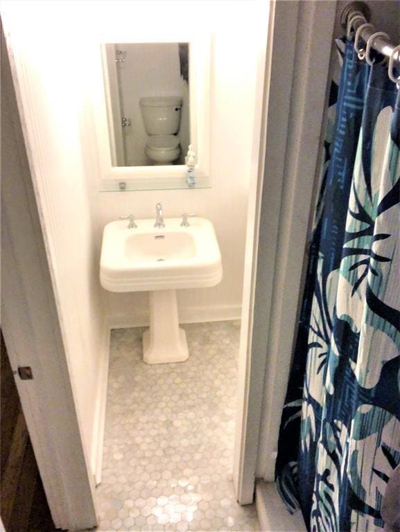 Building Photo - 835 Victoria Dr