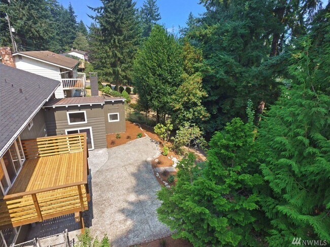 Building Photo - Spacious Richmond Highlands Retreat with Modern Updates & Flexible Living