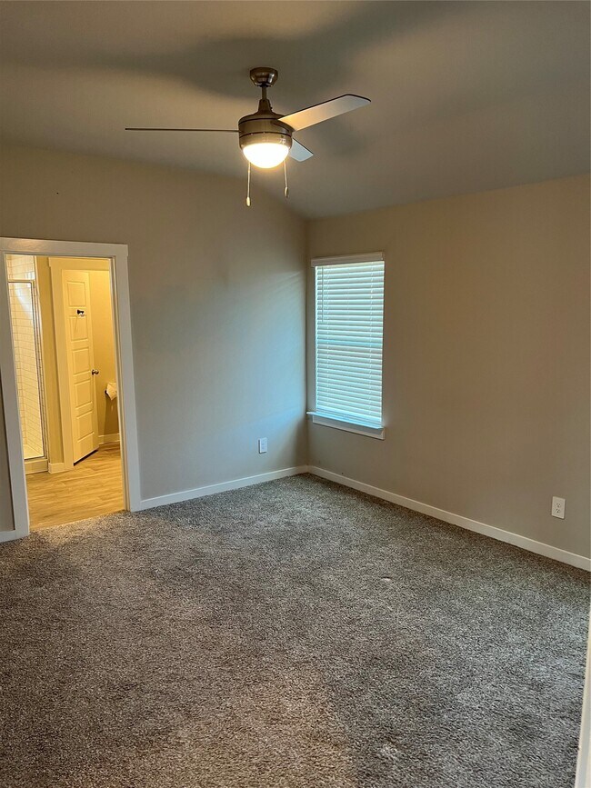 Building Photo - 12711 Sydenham Hl Ln