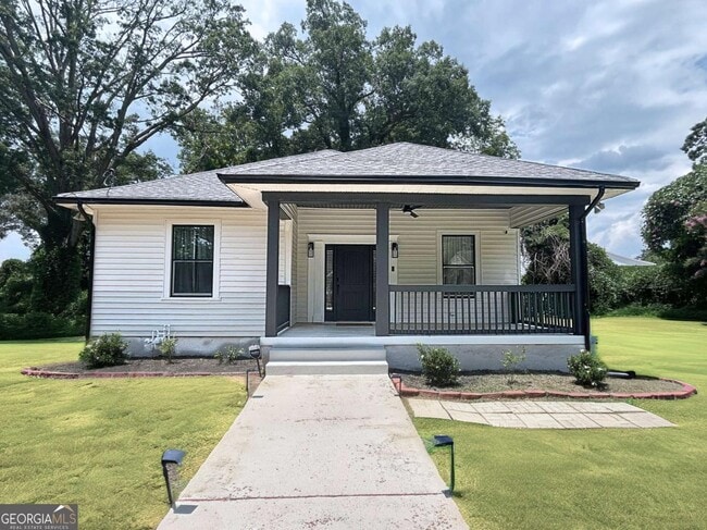 Building Photo - 1701 Lanier Dr SW