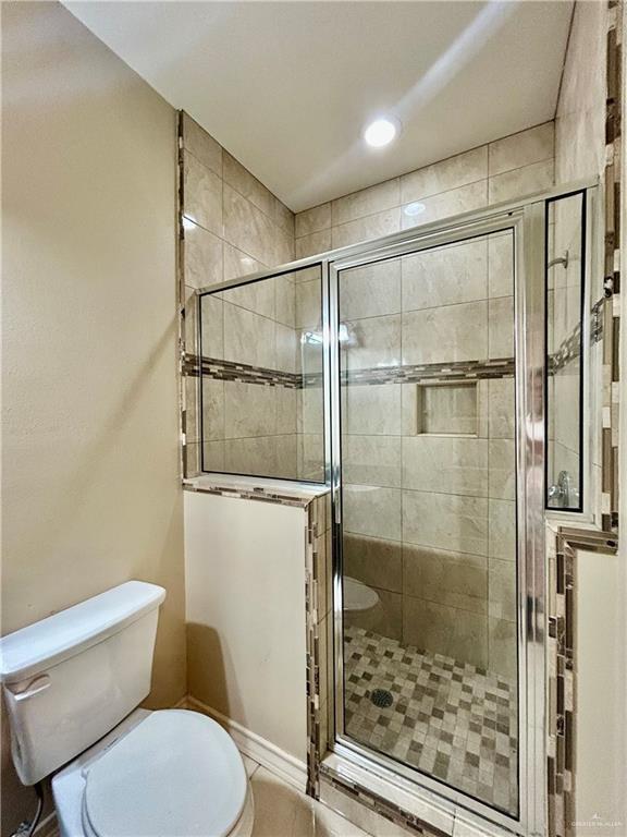 Building Photo - 14 W Daffodil Ave