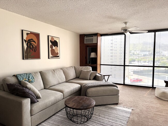 Primary Photo - Honolulu Tower - One bedroom unit with par...