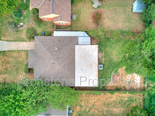 Building Photo - 2617 NW 37th St