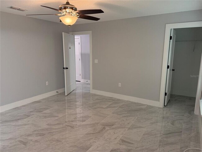 Building Photo - 15185 SE 61st Ct