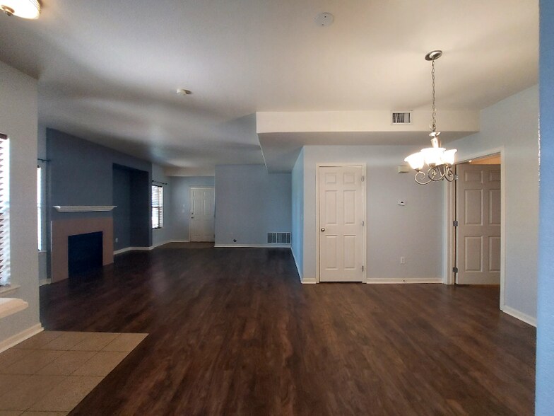 Building Photo - 5800 Tower Rd