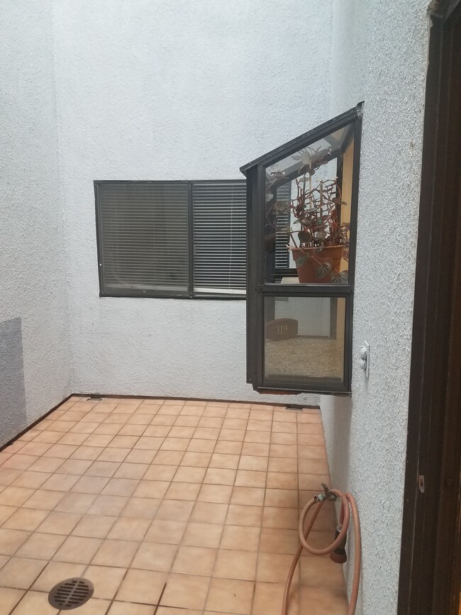 Building Photo - 311 Bora Bora Way