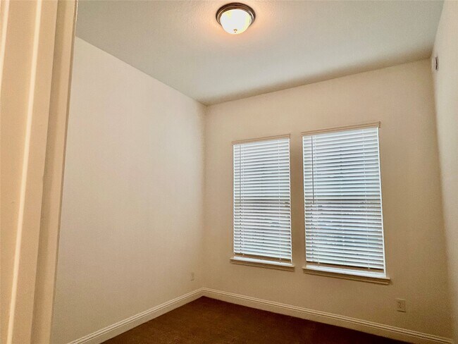 Building Photo - 15310 Spanish Ranchos Wy