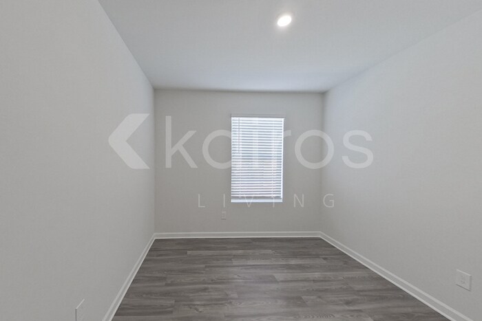 Building Photo - 310 Ironwood Ct