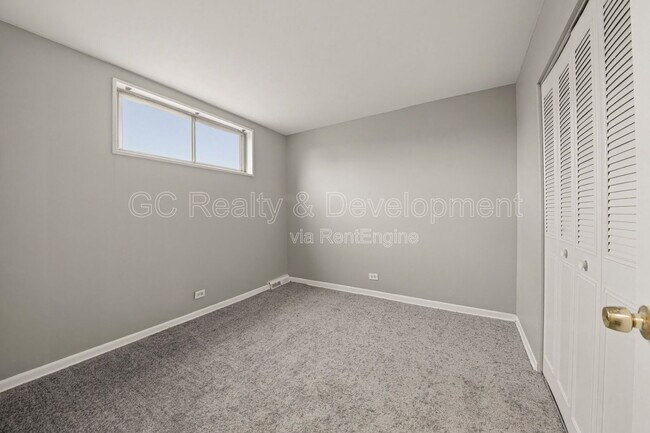 Building Photo - 9517 Terrace Pl