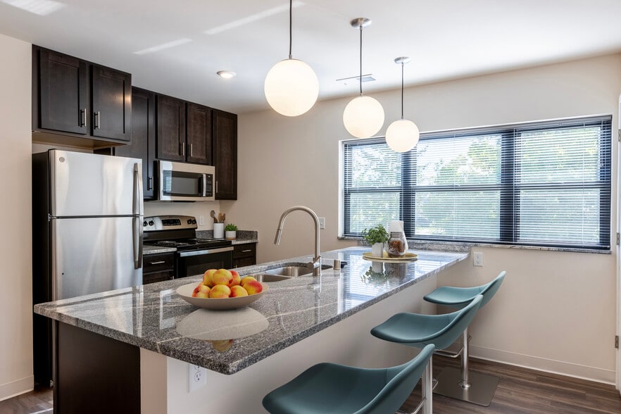 Building Photo - School House Yards