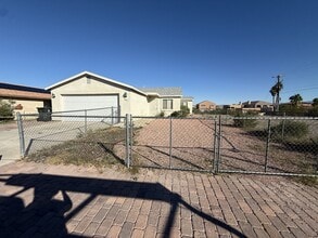 Building Photo - 991 Terrace Dr