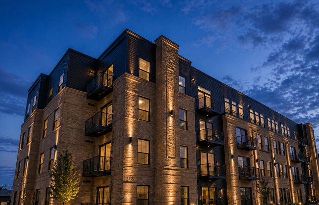 Building Photo - BRAND NEW - One Bedroom Loft With Open Windows
