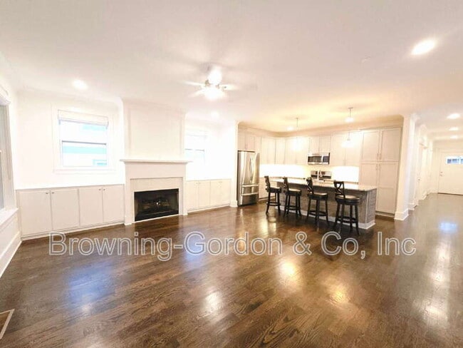 Building Photo - 6539 Thunderbird Dr