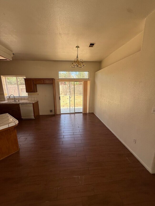 Building Photo - 10612 Tivoli Ct