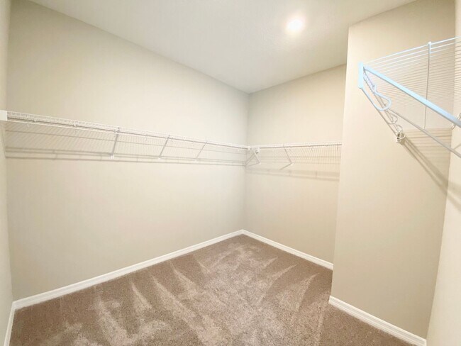Building Photo - Awesome Home Ready for you in Winter Park
