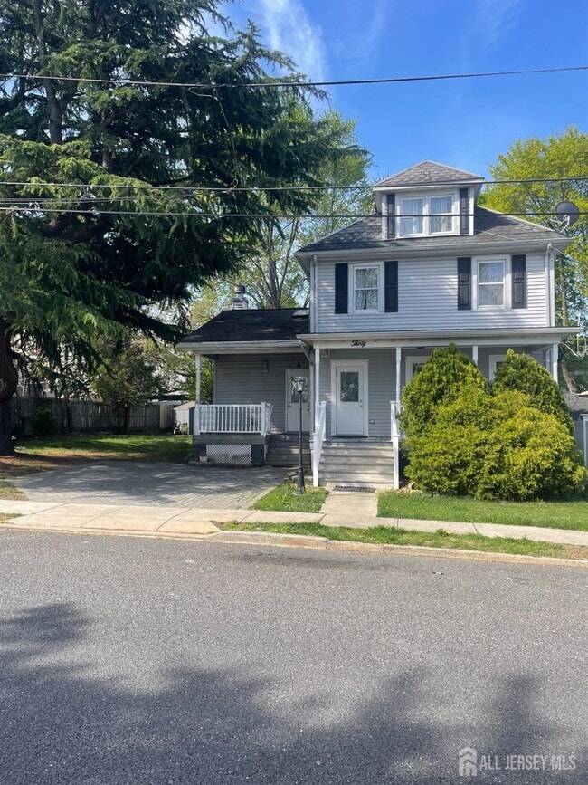 Primary Photo - 30 Exton St