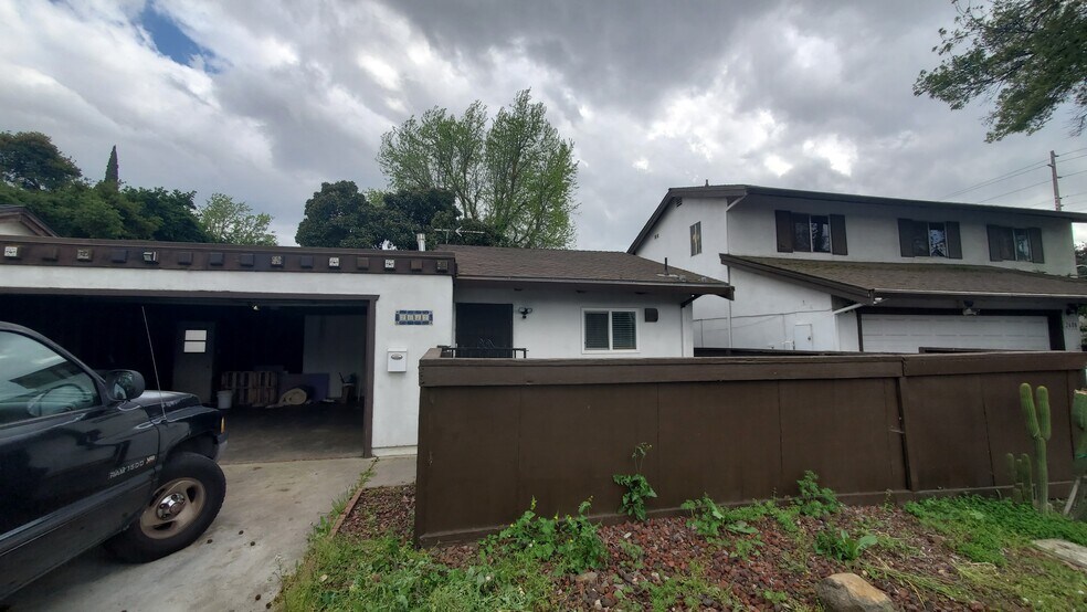 Building Photo - 2612 El Goya Dr