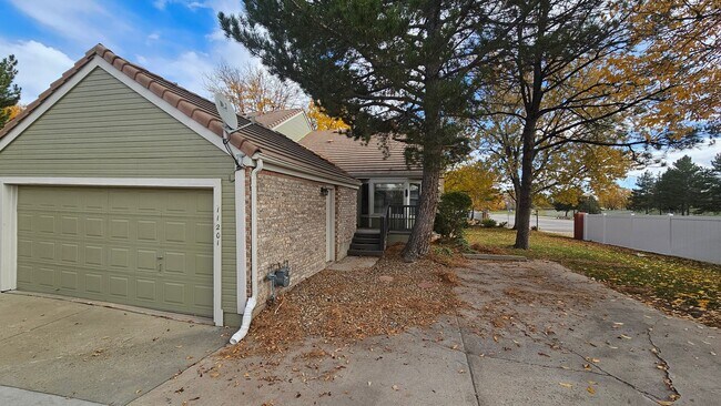 Building Photo - Spacious Townhome with Finished Basement in Westminster