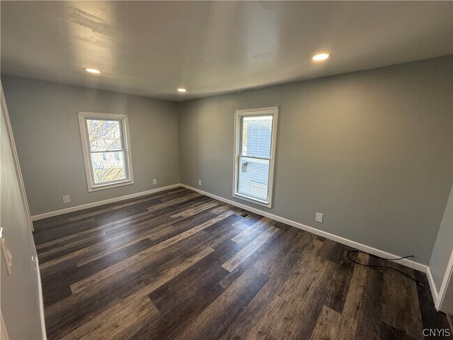 Building Photo - 417 Franklin St