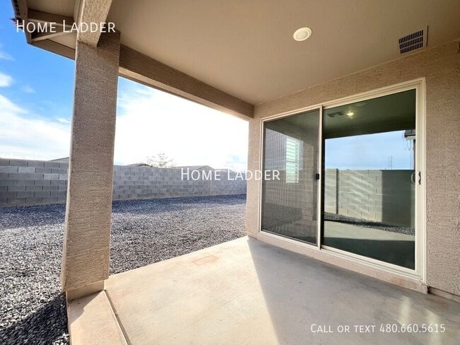 Building Photo - 41645 W Driftwood Ln